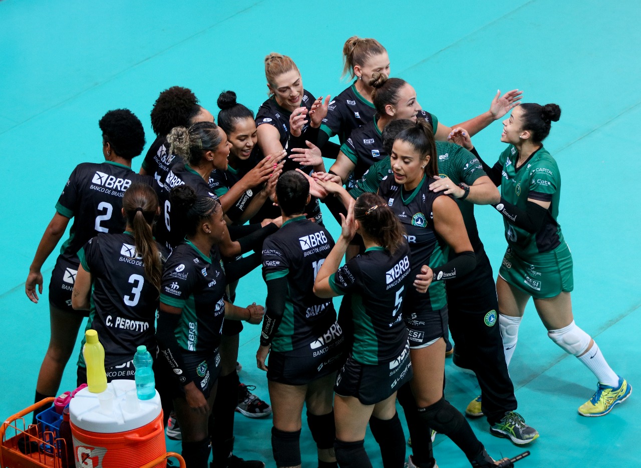 Brasília Vôlei vence o Fluminense pela Superliga Feminina